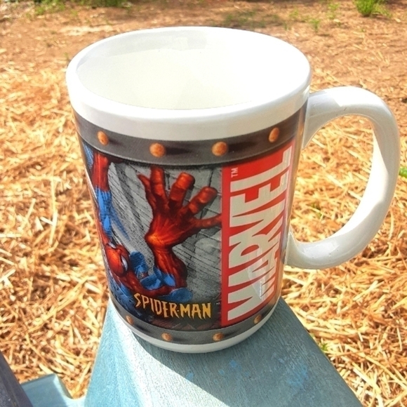 Marvel Coffee Mug. Spiderman,  and The Incredible Hulk. - Picture 2 of 6